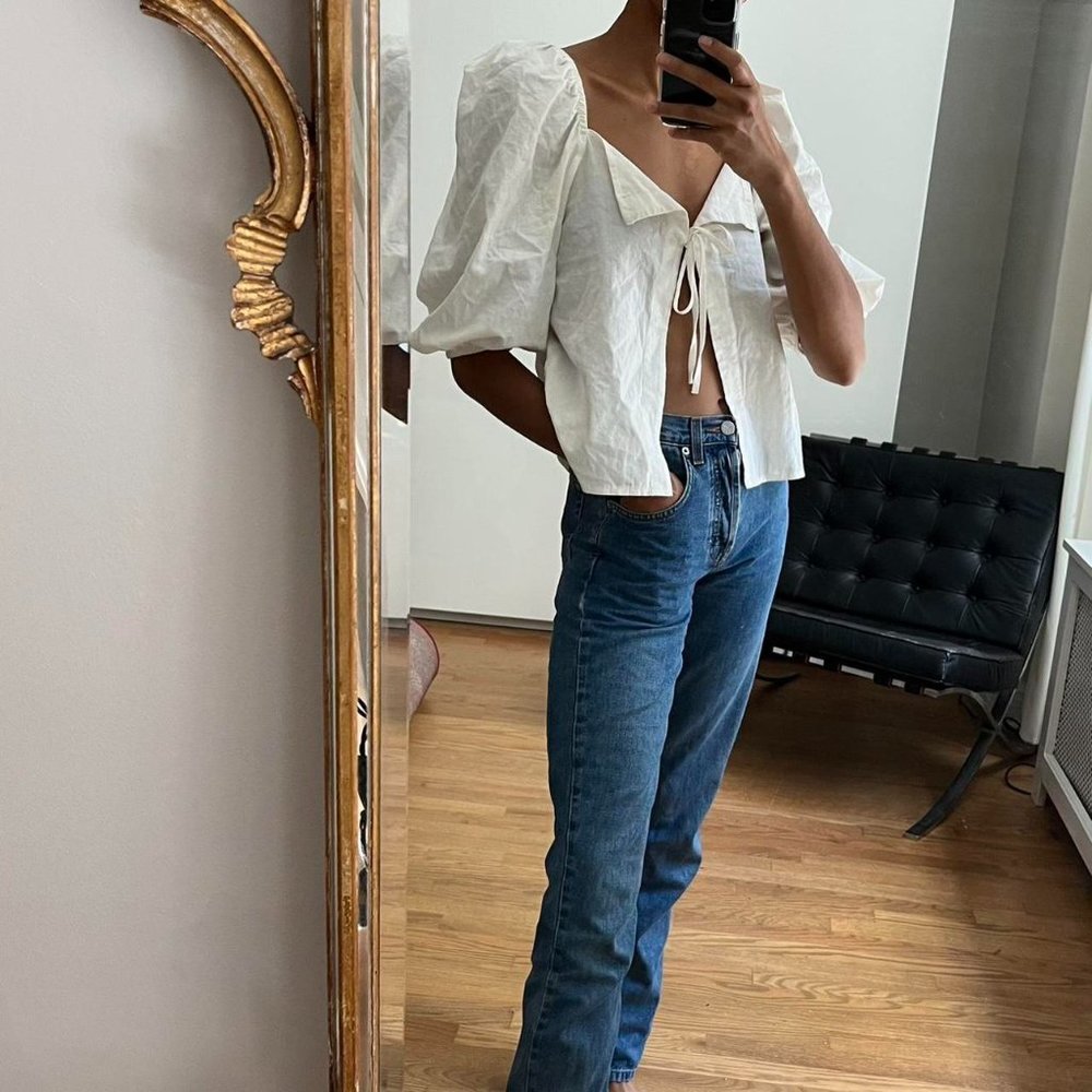 Verge Girl White Tie Front